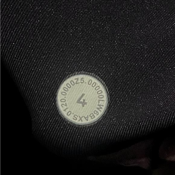 Lululemon Invigorate High-Rise Crop - Picture 9 of 9